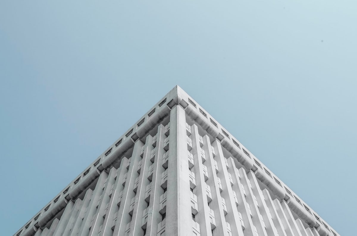 榜首大战1-0！米兰双杀国米！意甲争冠悬念重燃，手球未判引争议